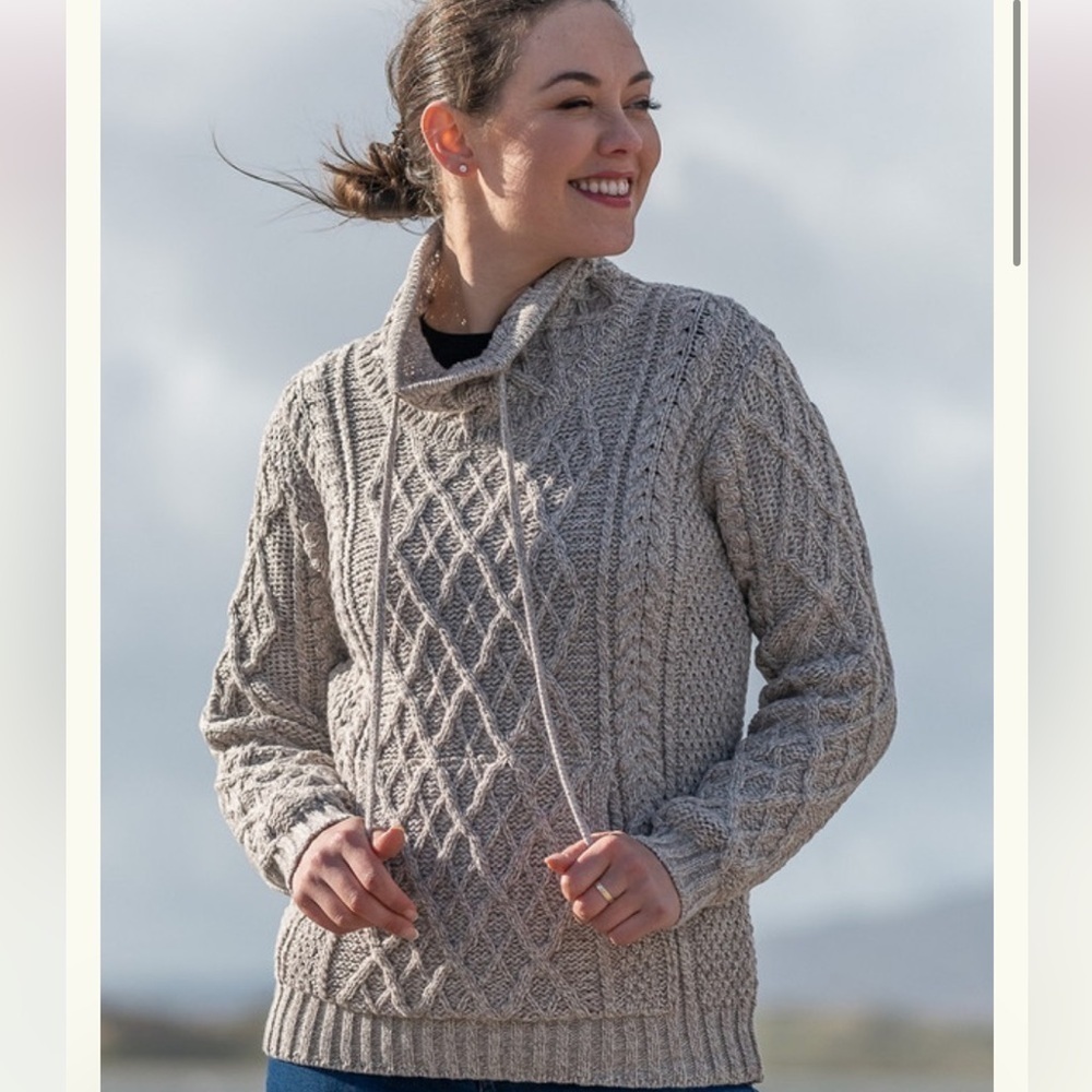 Aran sweater Market Ladies Drawstring Sweater Pouch Pocket‎‎‎ toasted oat Small
